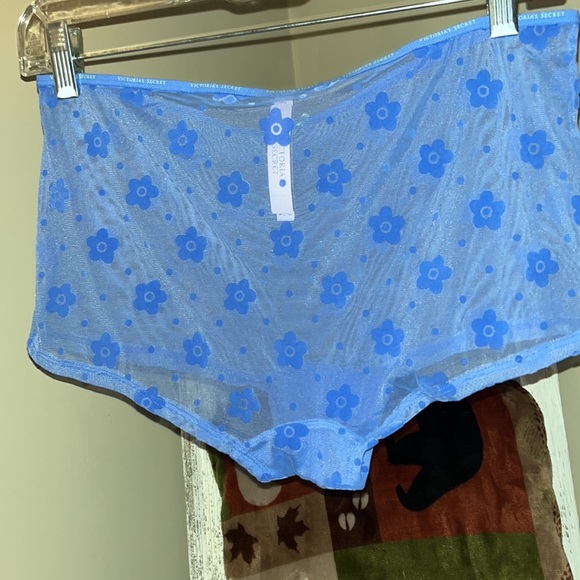 Victoria's Secret Other - 💙 Ladies pretty blue flowered, yellow bow boy shorts- Size large. NWT!
